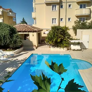 3* Aparthotel Lekavski